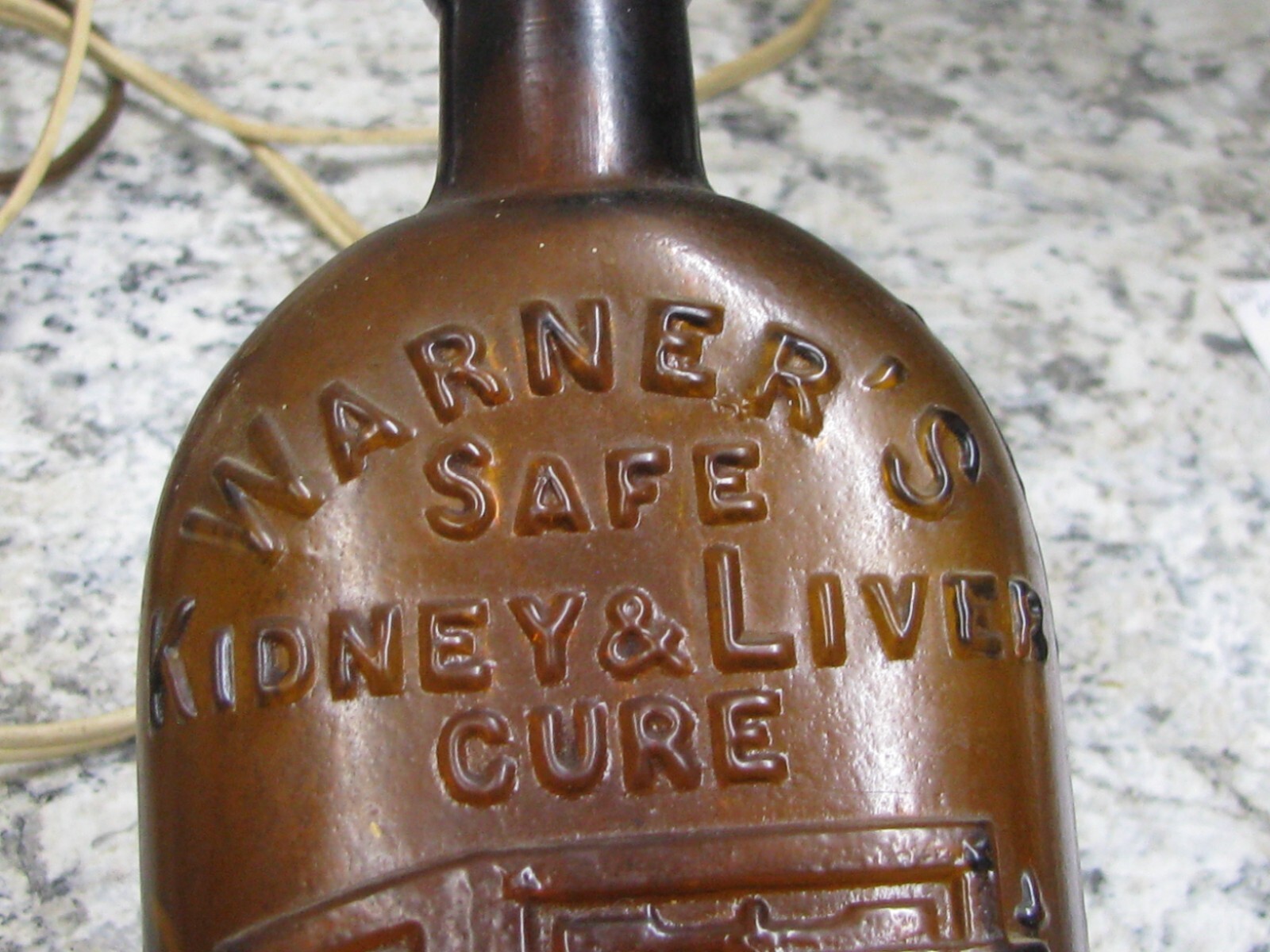 VINTAGE 1890'S WARNER'S SAFE KIDNEY & LIVER CURE BOTTLE ROCHESTER, NY