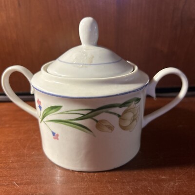 Casa Mia Alloro Sugar Bowl With Lid, Yellow Flowers With Greenery, China, 4-1/2 