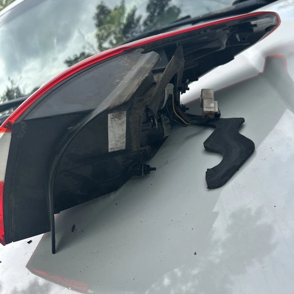 Luz trasera izquierda del lado del conductor OEM 2014 2015 2016 Kia Forte sedán Foto 2 de 4