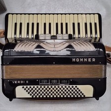 Good Hohner Verdi II 96 bass accordion, accordion with case