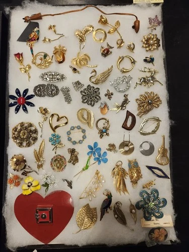 Vintage Estate 66 Prices Antique To Modern Costume Jewelry  Brooch Lot