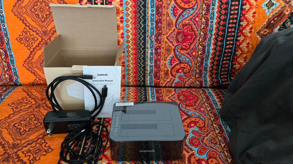 Inateck 2.5" & 3.5" SATA HDD/SSD 2-Bay Type C docking/cloning Station, FD2002C - Image 2 of 4