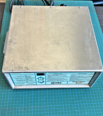 CEIA Hochfrequenzgenerator   Induktions-Heizgerät Typ Power Cube 32 / 900