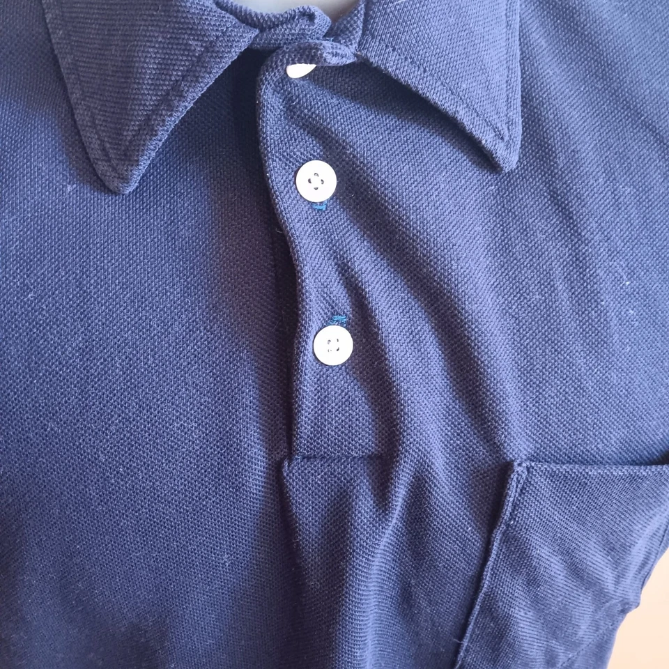 Polo grande vintage de los años 80 de bolsillo tejido grueso golfista profesional puntada única para hombre Foto 2 de 4