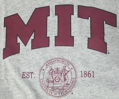 MIT T-Shirt - Officially Licensed Arch Logo T-Shirt - Picture 2 of 9