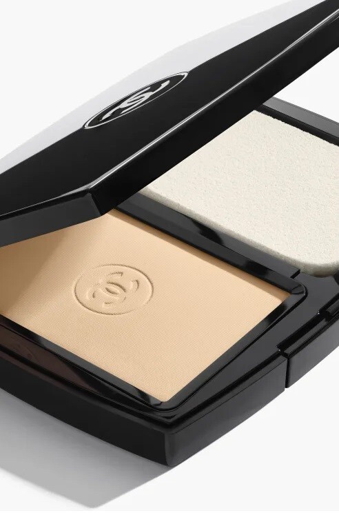 13 g. 0.45 oz Chanel Ultra Le Teint Compact Foundation (B10) +