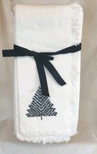 NUEVO Hogar y Mano Magnolia Árbol de Navidad Servilletas Marfil Negro Bordado Paquete de 4