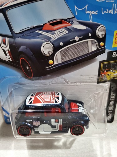 Morris Mini #65 Blue Hot Wheels Nightburnerz escala 1:64 2017 - Imagen 4 de 11