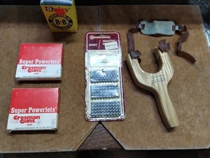 Vtg BULLSEYE Slingshot - Steel Shot - Bb's Lot #D4