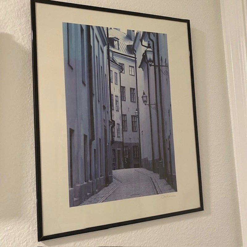 Impressão fotográfica assinada por Ola Ericson beco de arte escandinava em Gama Stan Estocolmo - Imagem 4 de 4