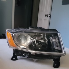 New2014-21 Jeep Grand Cherokee Right Side Headlight Assembly New2014-21 Jeep Grand Cherokee Right Side Headlight Assembly