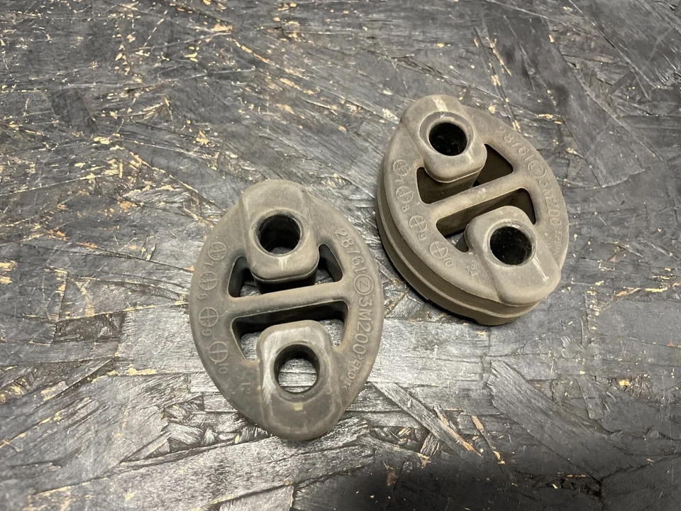 Hyundai Genesis 2010-2016 cupé suspensión de escape montaje de goma fabricante de equipos originales usado Foto 3 de 4