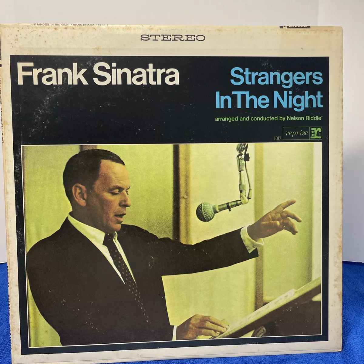 Frank Sinatra STRANGERS IN THE NIGHT (1966) Reprise FS-1017 Stereo Vinyl  Record