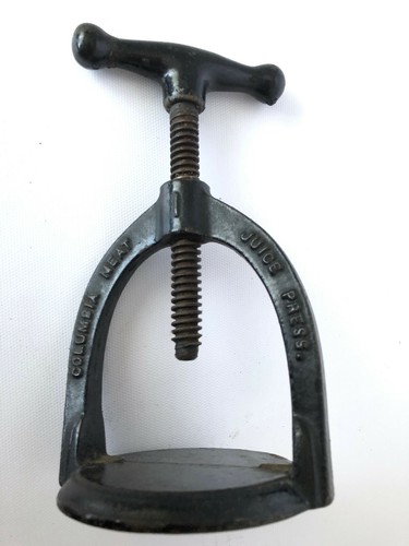 Antique CAST IRON MEAT or ORANGE PRESS Landers Frary & Clark - Picture 9 of 12