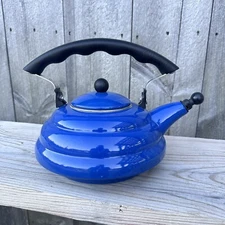 Le Creuset Whistling Beehive Tea Kettle Blue 2 Liter Vintage Stovetop READ