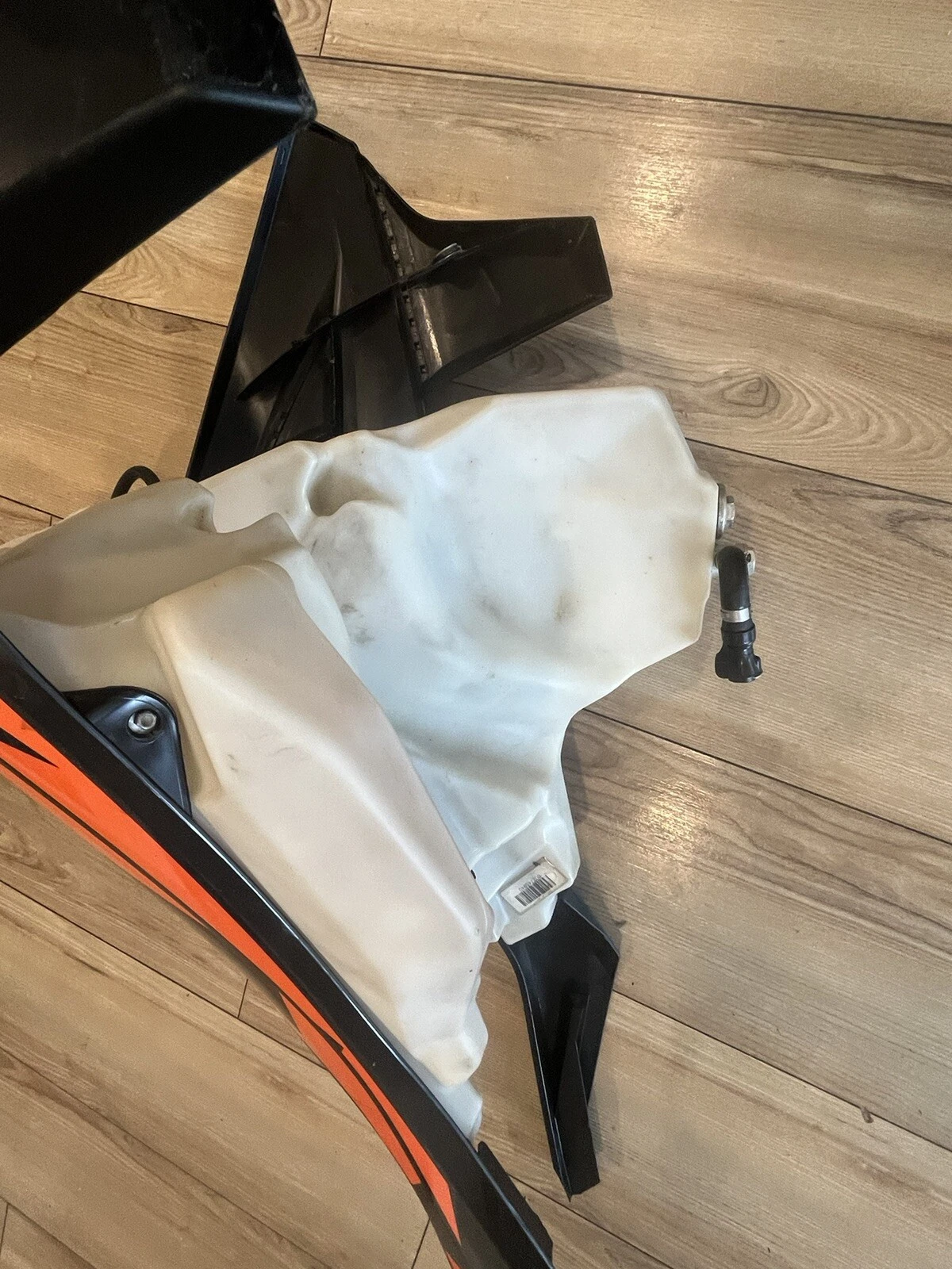 2018 KTM 350 XC-F Fuel Tank 7900711304499 with Fuel Pump 2018 KTM 350 XC-F Fuel Tank 7900711304499 with Fuel Pump