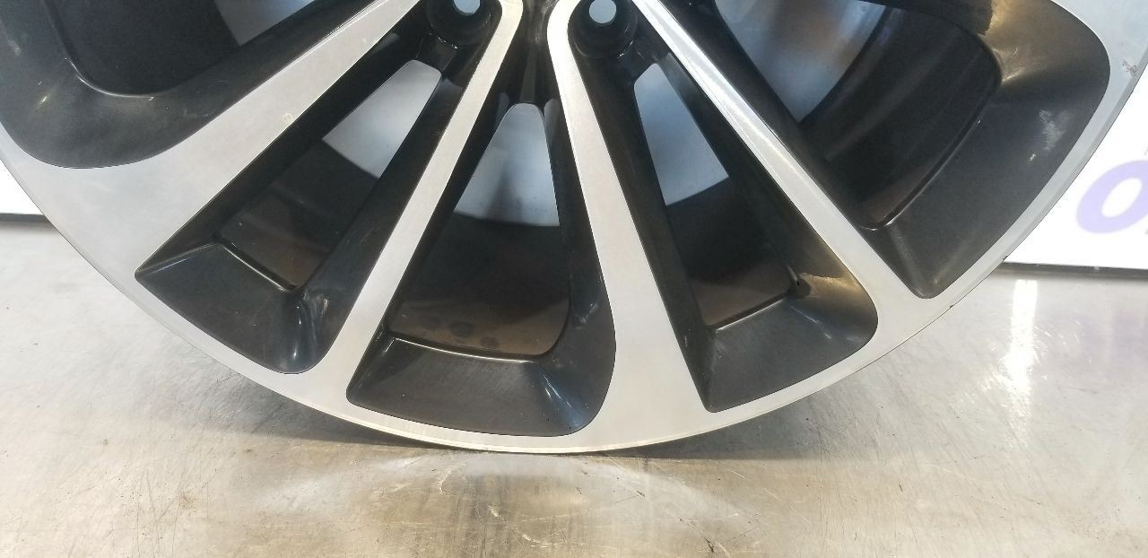 17 BENTLEY BENTAYGA 21X10 MACHINED AND PAINTED 10 SPOKE WHEEL RIM