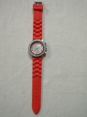 BORA RED WATCH with SILICONE RUBBER BAND ~ SPARKLY CRYSTAL  display picture 3
