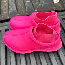 UGG Women  s Pink Slip-On Slippers Faux Fur Lined Rubber Sole Logo 11