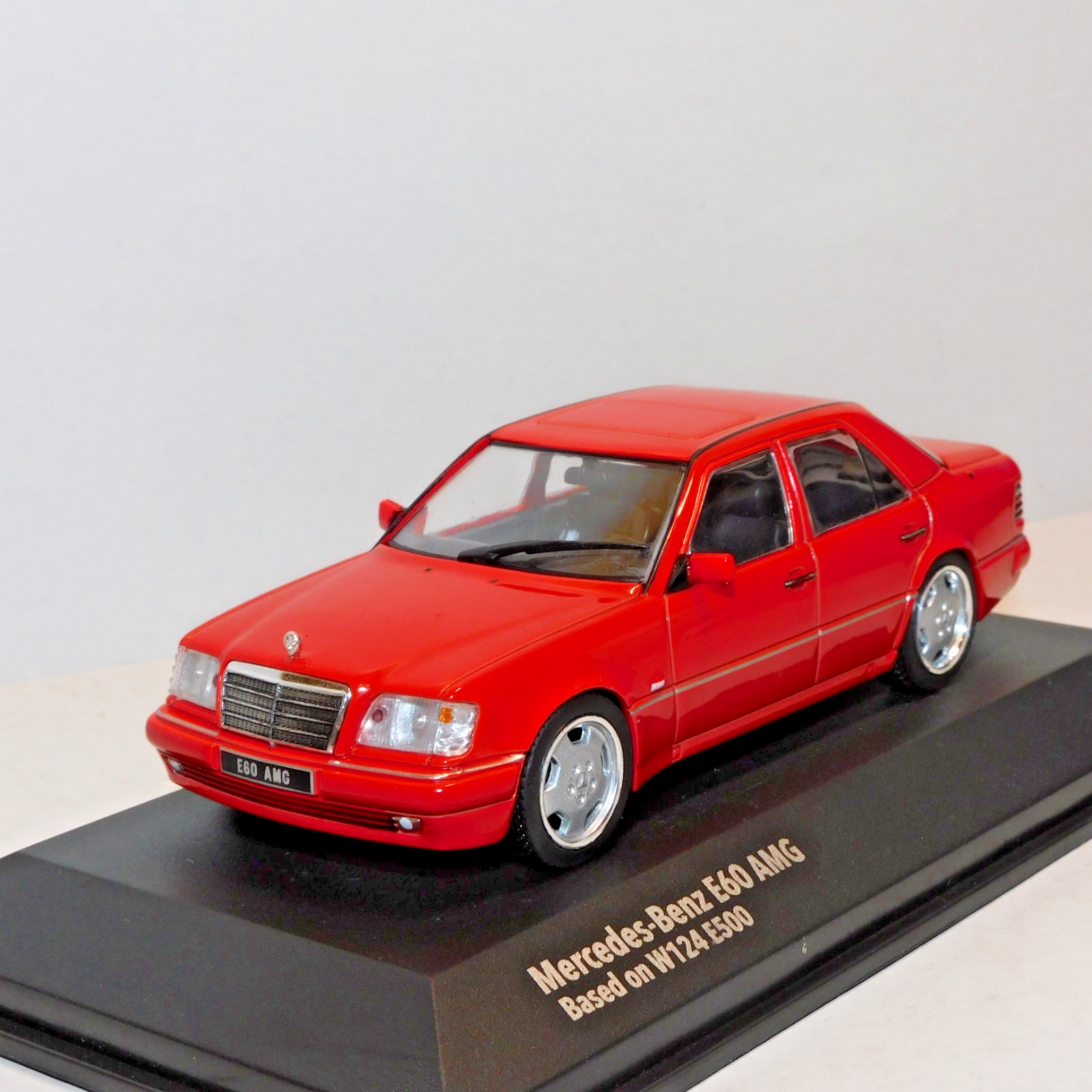 SOLIDO MERCEDES-BENZ E60 AMG SIGNAL RED 1/43 S4313204