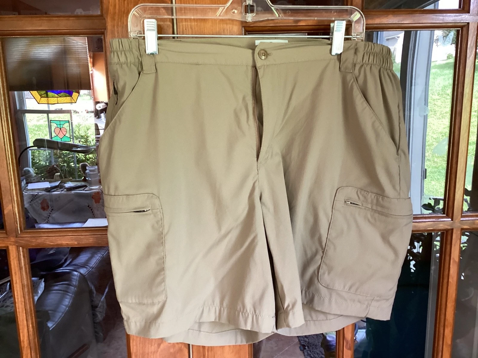 Mens LLBean Shorts Khaki Large Cargo Cresta Hiking 6 3/4” Inseam Elastic Sides