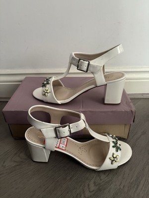 Clarks Somerset Sandalen Größe UK 7 D weiß Deva Daisy Blockabsatz - neu im Karton