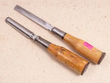 Pair of Unmarked Carving Tools 7/16 Straight & 1/2" Gouge