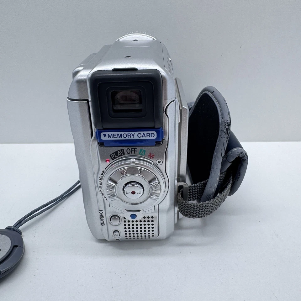 JVC GR-DX75AA Mini DV Video Camera Camcorder *WORKS SPORADICALLY PARTS / REPAIR* - Image 3 of 4