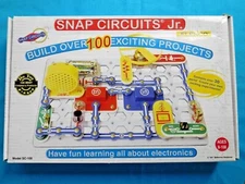 100 Projects Snap Circuits JR.  - SC-100 Electronics - Elenco Ages 8-10
