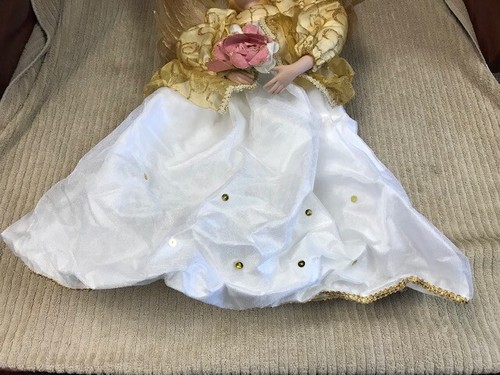 AVON ANGEL TREE-TOPPER CHRISTMAS TREE ORNAMENT GOOD CONDITION Free Shipping!! - Picture 3 of 8