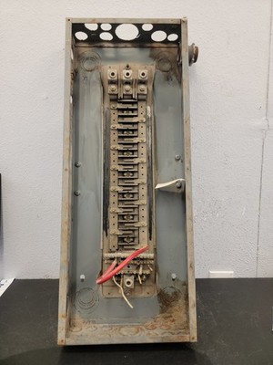 Square D QOB 40-3225 Series L4 225 Amp 3 Phase 21 Space MLO Load Center W/ Box
