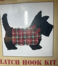 SCOTTIE WITH SWEATER LATCH HOOK RUG KIT IN CARRYING CASE APPROX. 20.5" X1 5" NEW