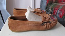 Women's MINNETONKA Brown Flat Slip On Leather Size 8