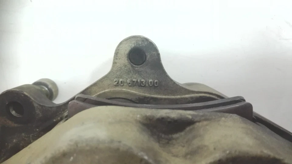 Pinzas de freno + Bomba de montaje axial Brembo Ducati Monster 1000 2004 Foto 2 de 4