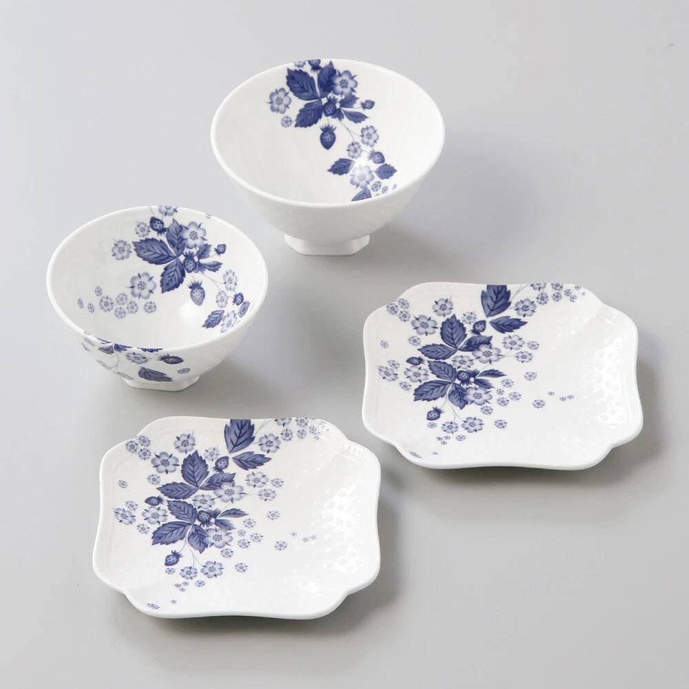WEDGWOOD Strawberry Bloom Indigo Rice Ball Pair (M & L) &amp