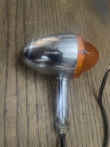1998 Triumph 900 Thunderbird Sport Rear Turnsignal - Picture 3 of 5