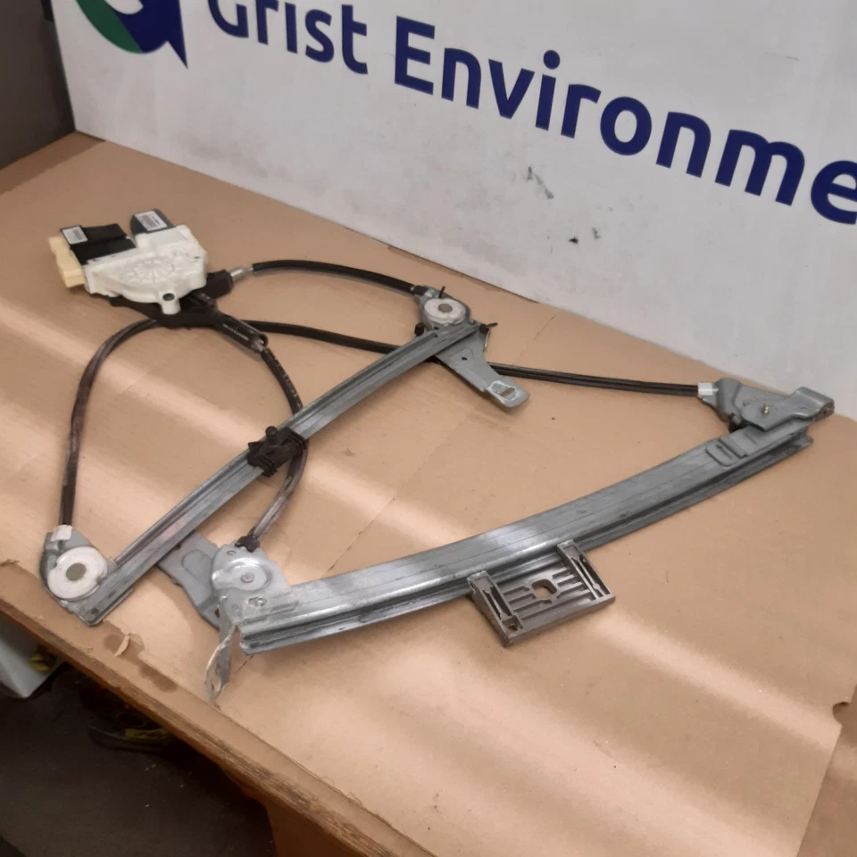 2006 PEUGEOT 307CC MK1 DRIVERS RIGHT FRONT WINDOW REGULATOR 9681589480  (B4E) - Image 3 of 4