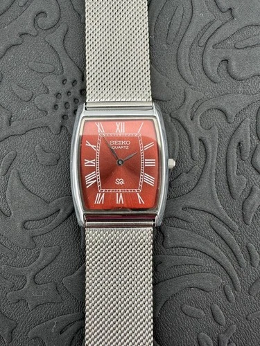 RED DIAL  BARREL Vintage Seiko Slim Quartz Men’s  Wrist Watch