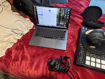 MacBook Pro 2022 M1