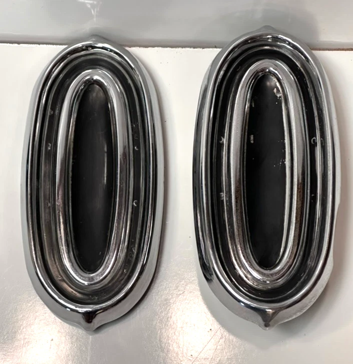 Pontiac Bonneville 1958 luz de respaldo trasera borrar cubiertas piezas originales GM par Foto 2 de 4