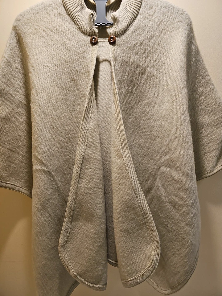 Genuine Alpaca Women's NEW Cape Poncho Peruvian Pure Baby Alpaca Camel Brown OS - Image 3 of 4