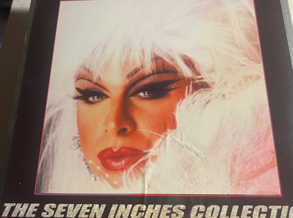 DIVINE - THE SEVEN INCHES COLLECTION- 1984/1985 GERMAM/UK IMPORT BOX SET 13-45’s - Image 2 of 4