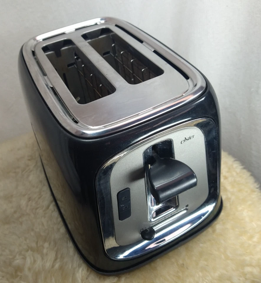 OSTER EXTRA WIDE SLOT TOASTER 2 SLICE STAINLESS / BLACK WITH VARIABLE BROWNING - Image 3 of 4