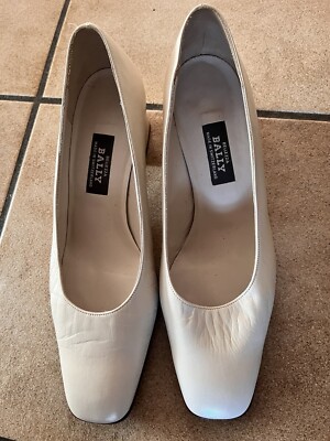 Bally Pumps Leder Gr. 41,5 US6.5 Creme Weiß Off-white Beige