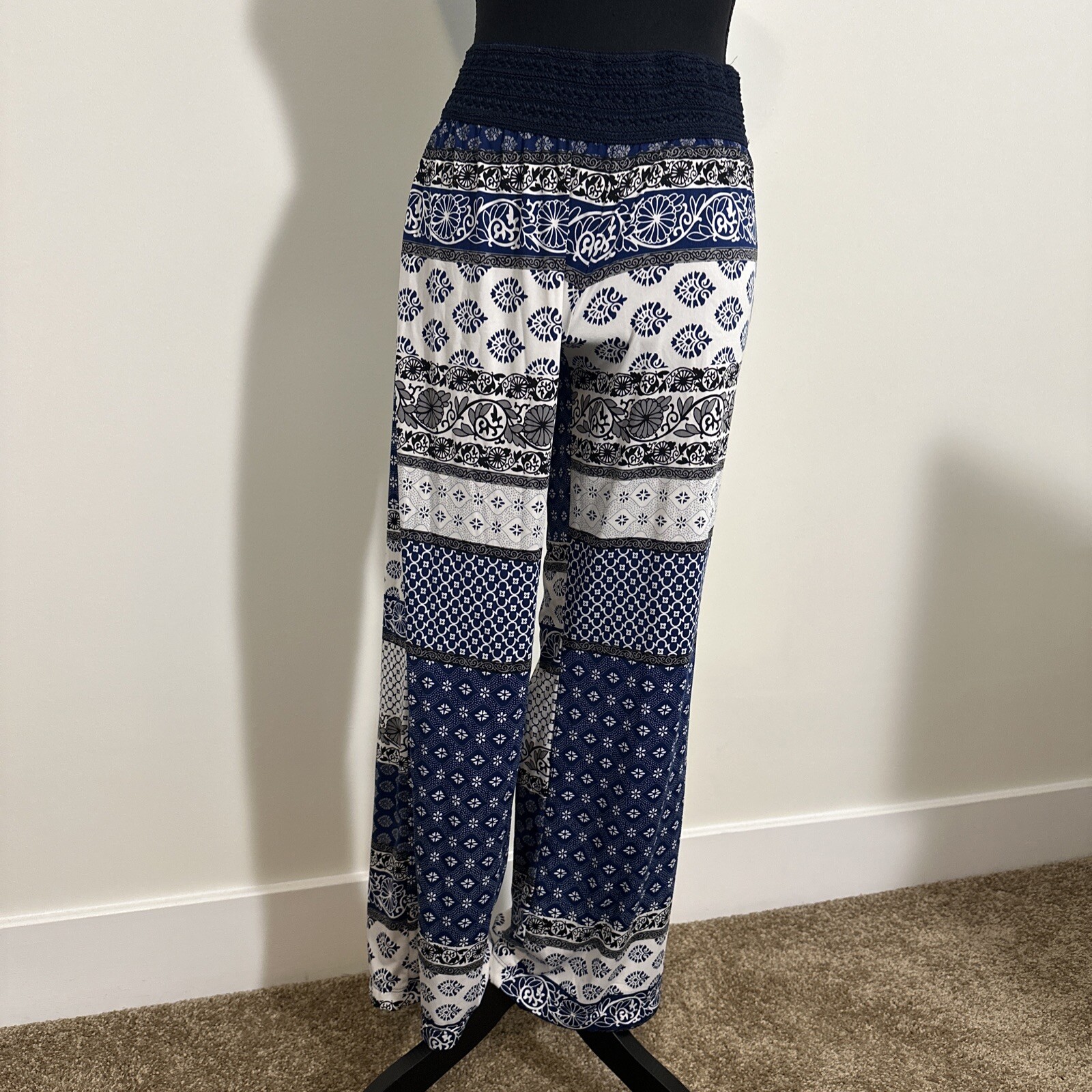 Flowy Pattern Pants - image 1