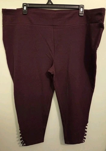 Terra & Sky Women's 4X (28W-30W) Plus Size Capri Leggings DARKEST PLUM #10726
