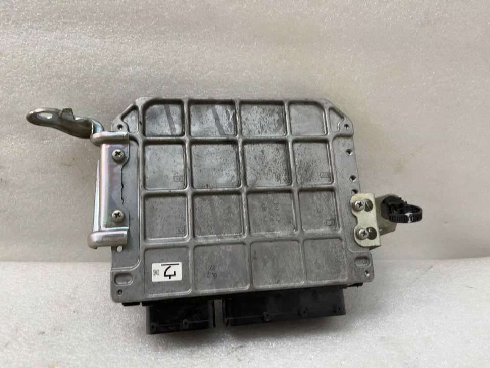 Módulo de control electrónico Lexus CT200H 2015-2017 - 1,8 L transmisión automática OEM 91 k millas Foto 2 de 3