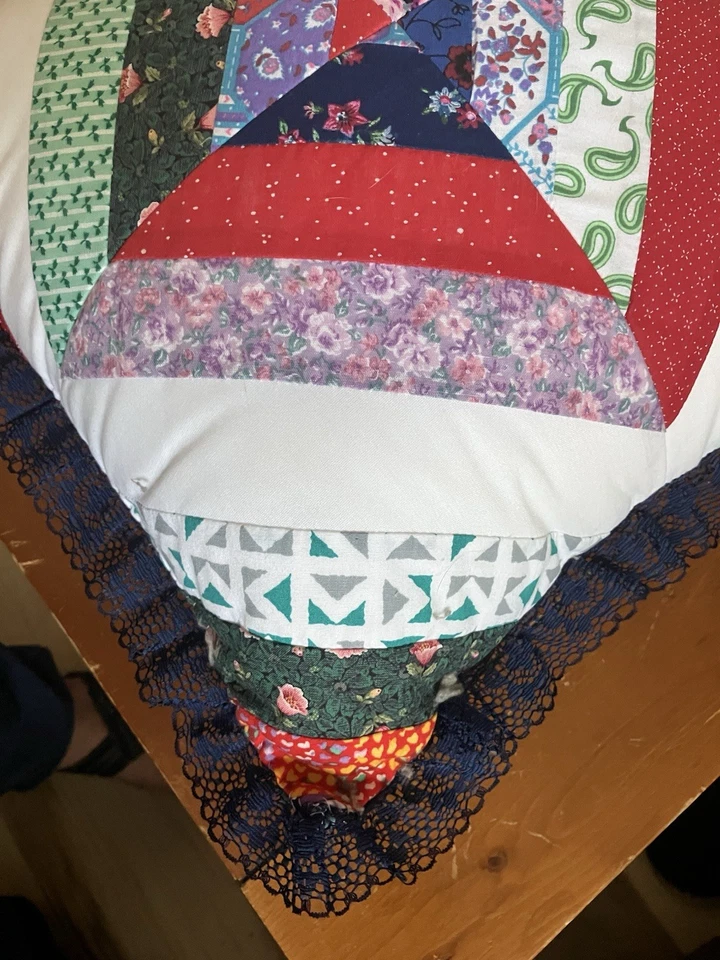 "Almohada de retazos acolchada hecha a mano vintage con adornos de encaje - colorido arte popular 14""" Foto 4 de 4