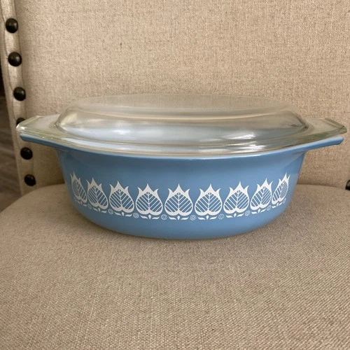 PYREX Vintage Promotional -1964- 043 Oval 1-1/2 Qt. Casserole BLUE TULIP