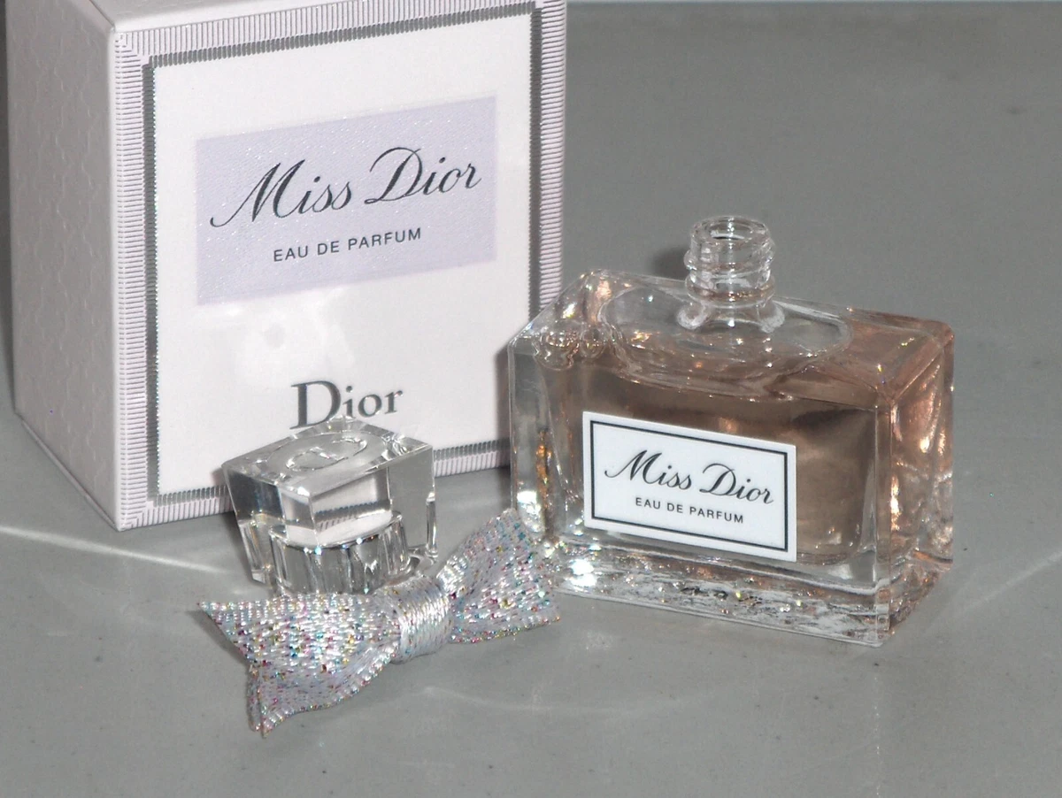 Miss dior top mini perfume